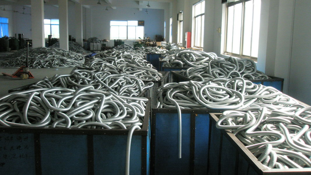 Galvanized steel flexible conduit work shop 